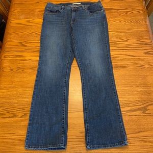 Levi’s- women’s blue classic boot jeans Sz 14